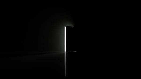 Light,shines,from,door,opening,in,dark,room ,close ,fills