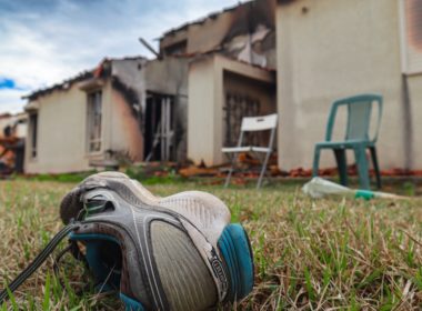 Kibbutz,beeri,israel,,terror,attack,on,october,7th ,kid's,shoe