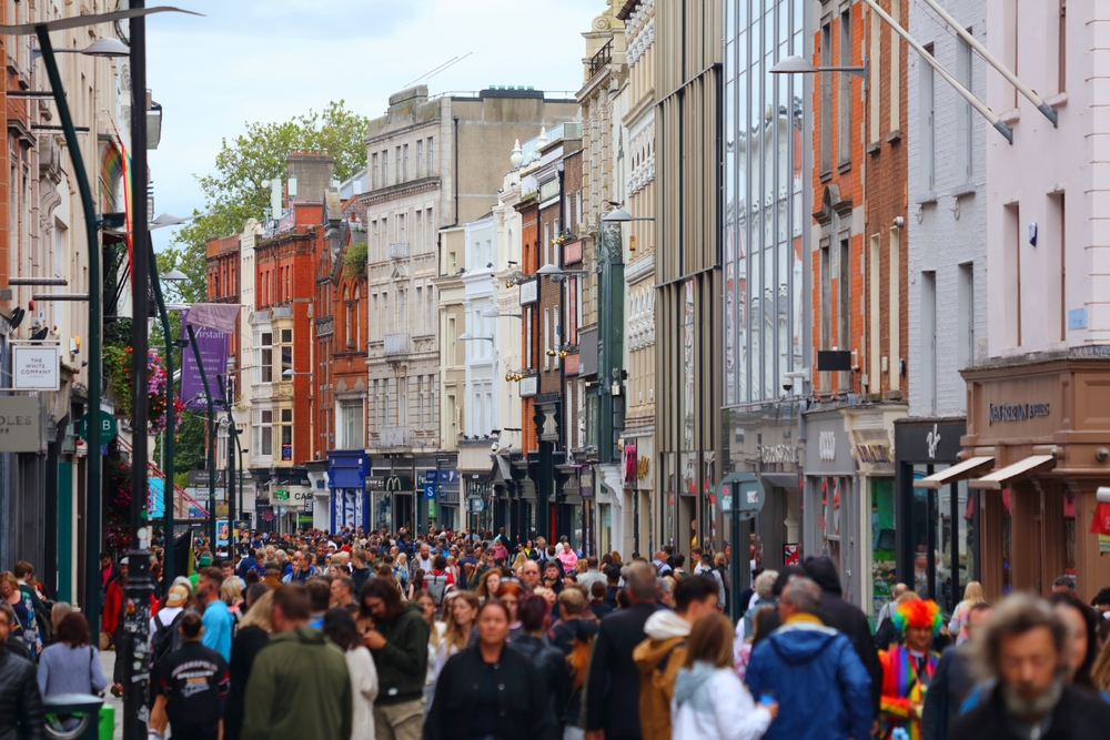 Dublin,,ireland, ,july,5,,2024:,people,visit,famous,grafton