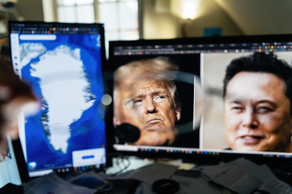 Paris,,france, ,jan,1,,2025:,a,pair,of,glasses