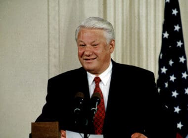 Russian,president,boris,yeltsin,with,president,william,clinton,answers,questions