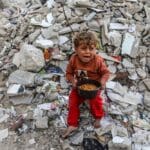 Palestinians,carry,food,for,their,iftar,meal,during,the,holy