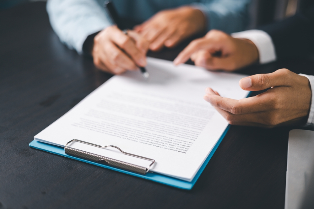 Business,people,signing,contract,making,deal,with,life,insurance,agent