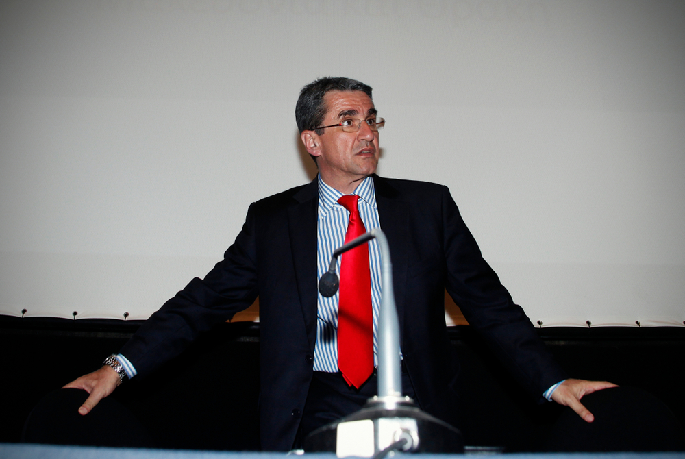 Andreas,loverdos,,minister,for,health,and,social,solidarity,gives,a