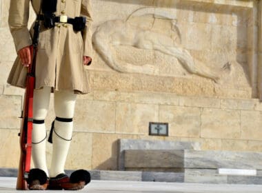 Evzoni,guard,,guardian,in,front,of,the,greek,parliament,building,