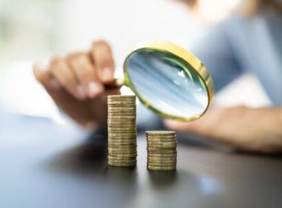 Compare,wage,gap,,money,pay,and,pay