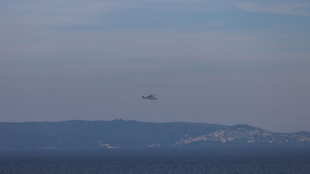 [384324] ΣΥΓΚΡΟΥΣΗ ΣΚΑΦΟΥΣ ΤΟΥ ΛΙΜΕΝΙΚΟΥ ΜΕ ΣΚΑΦΟΣ ΔΙΑΚΙΝΗΤΩΝ ΠΟΥ ΜΕΤΕΦΕΡΕ ΠΡΟΣΦΥΓΕΣ ΚΑΙ ΜΕΤΑΝΑΣΤΕΣ ΣΤΗΝ ΧΙΟ (ΚΩΣΤΑΣ ΑΝΑΓΝΩΣΤΟΥ/eurokinissi)