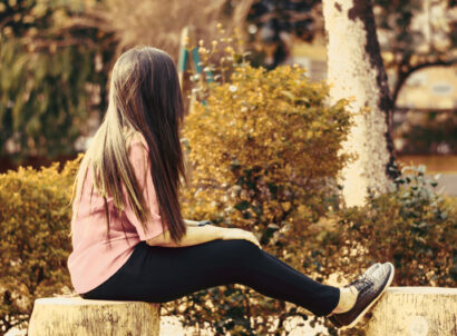 Picture,of,an,attractive,young,girl,with,beautiful,healthy,hair
