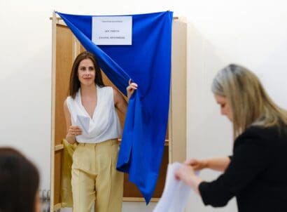Greek,citizens,living,abroad,vote,for,the,greek,legislative,election