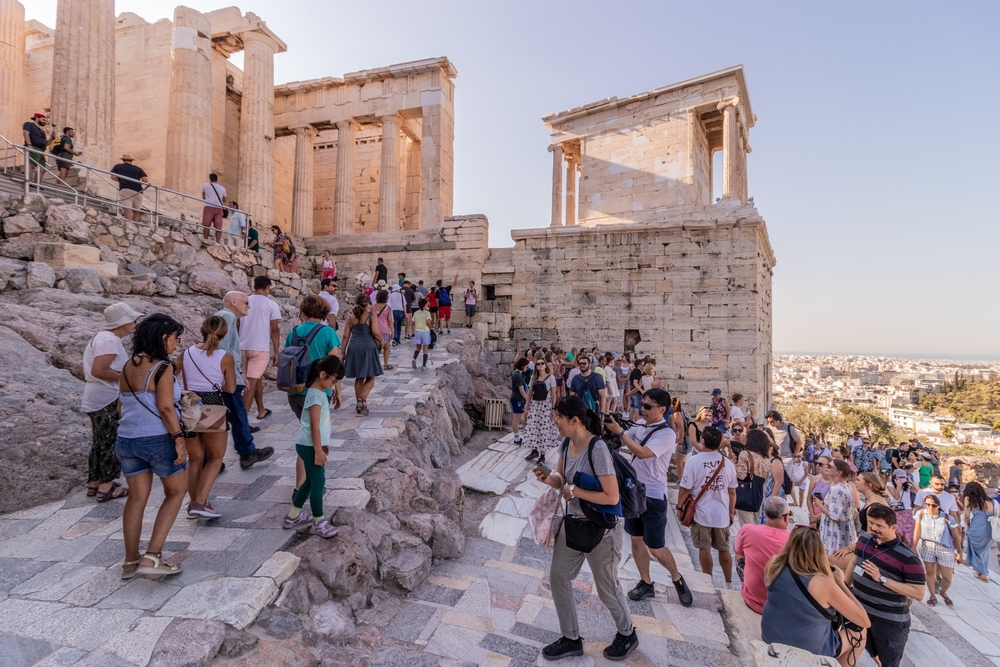 Athens,,greece, ,august,2,,2022:,crowds,of,tourists,visit